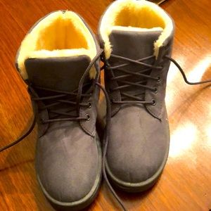 NWOT Gray suede thick fleece lined booties